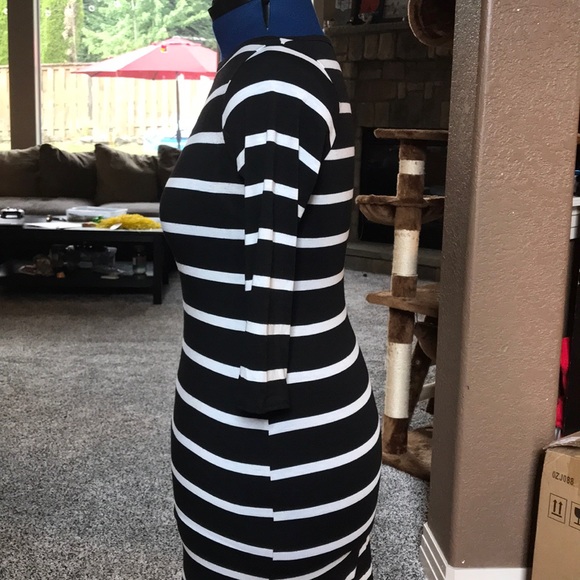Black and white striped half sleeved lulus - Picture 3 of 6